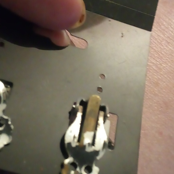 ❤️ Silver & Black Look Costume Clip Earrings - Picture 3 of 4